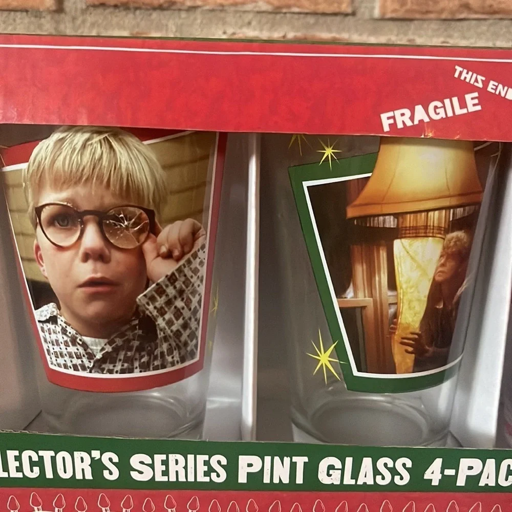 NIB A Christmas Story Collector's Series Set of 4 Pint Glasses